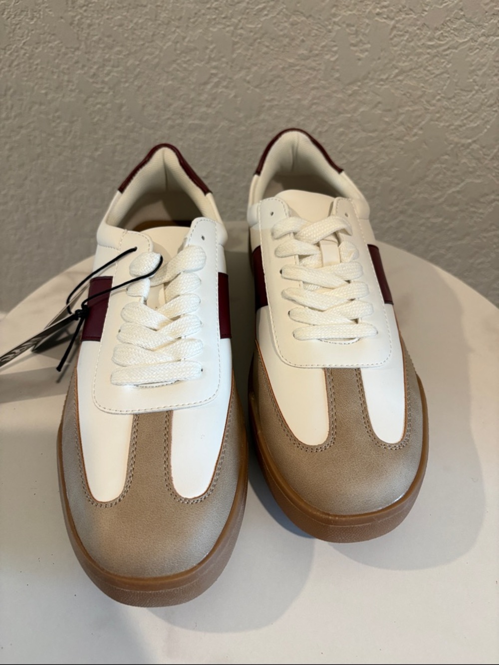 NWT Madden NYC Men’s White & Burgundy Casual Sneakers - Picture 3 of 7